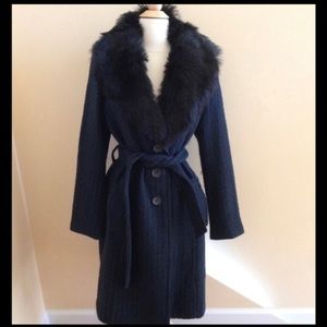 Banana Republic coat w detachable faux fur collar